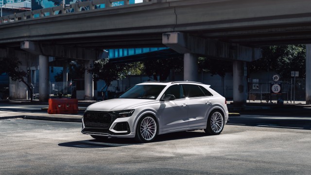 Audi RS Q8 White cars