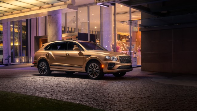 Bentley Bentayga EWB Azure 2023